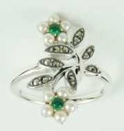 Серебряное кольцо ALEXANDRE VASSILIEV с зеленым агатом, микрожемчугом и марказитами Swarovski